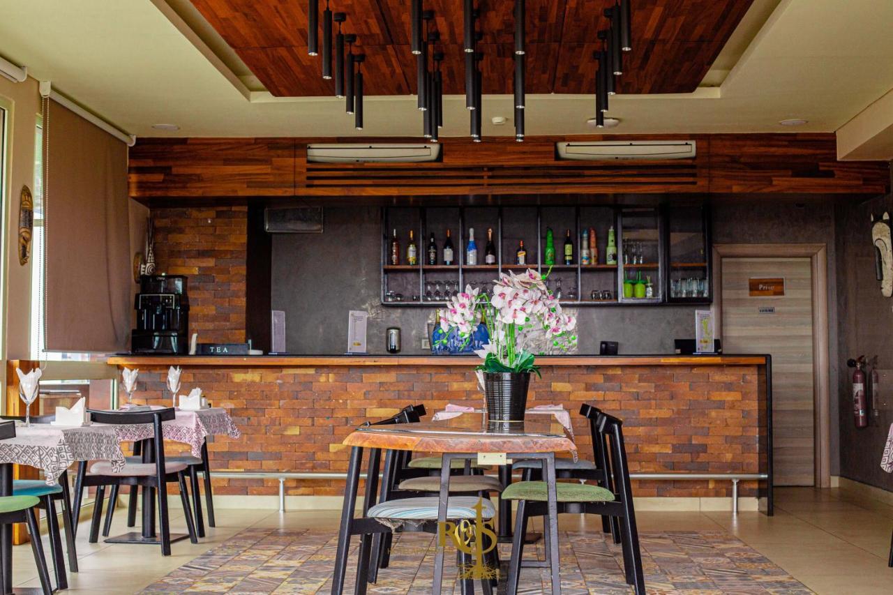 Roots Hotel Apartments אבידג'אן מראה חיצוני תמונה