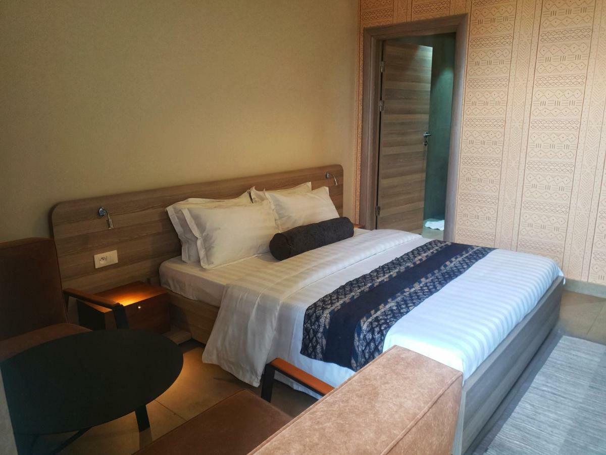 Roots Hotel Apartments אבידג'אן מראה חיצוני תמונה